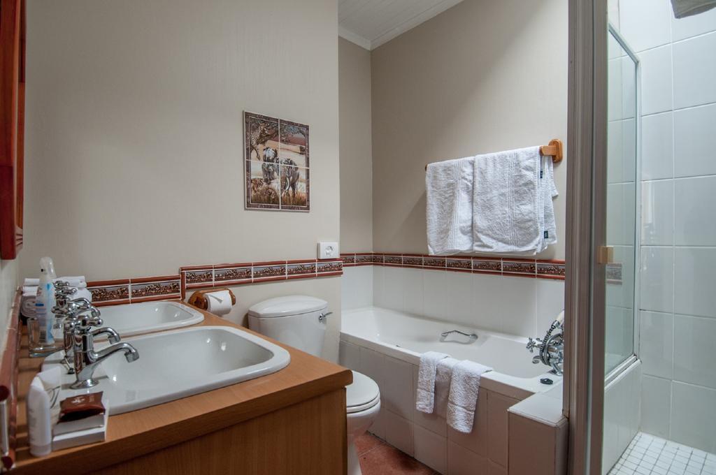Lenore Guest House Порт Елизабет Екстериор снимка